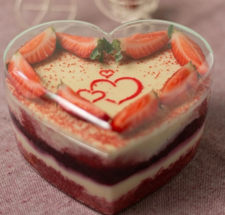 CAKE BOX CORACAO C/ TAMPA (750 mL) - 